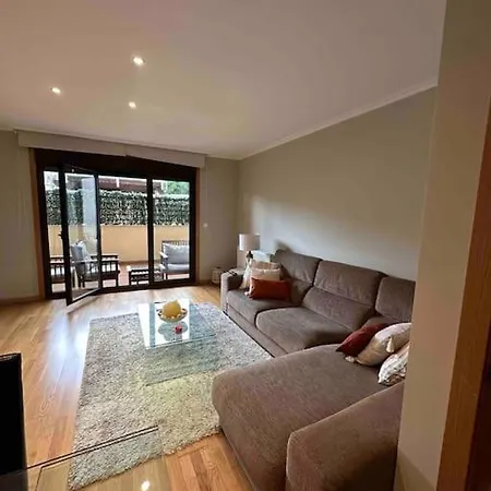 Amplio Piso Con Garaje Privado Y Piscina سانكسينكسو