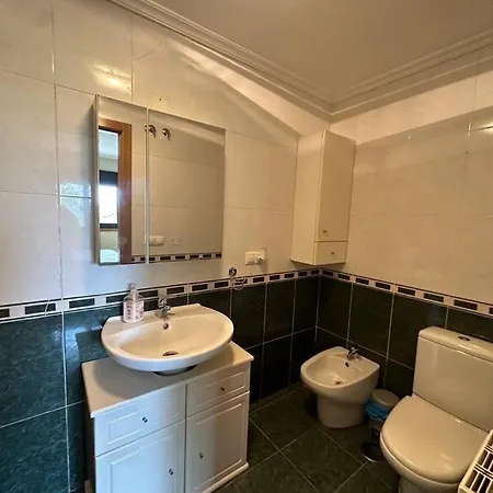 Amplio Piso Con Garaje Privado Y Piscina شقة سانكسينكسو